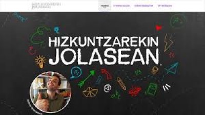 Hizkuntzarekin jolasean 